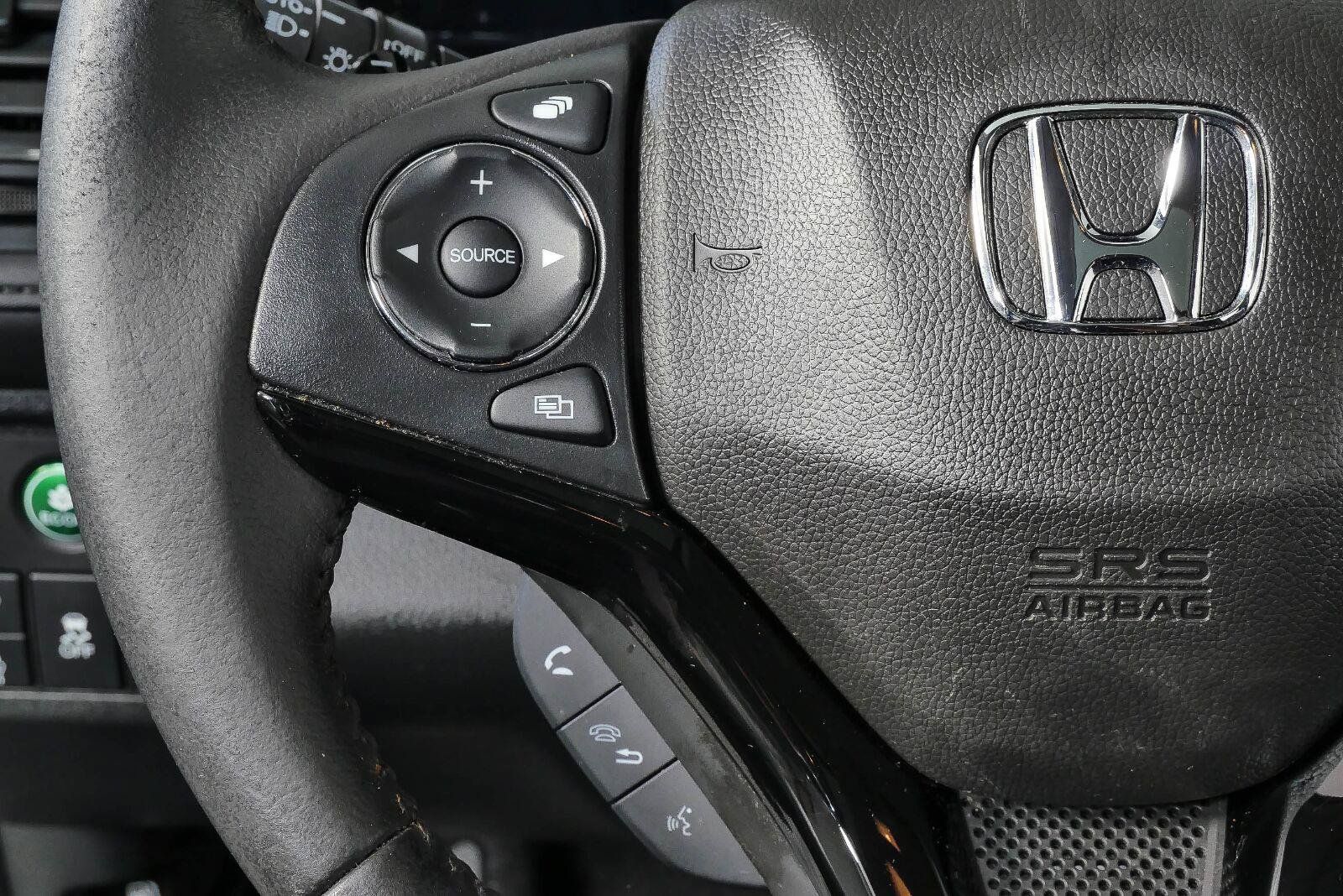 Used 2021 Honda HR-V EX-L image 11