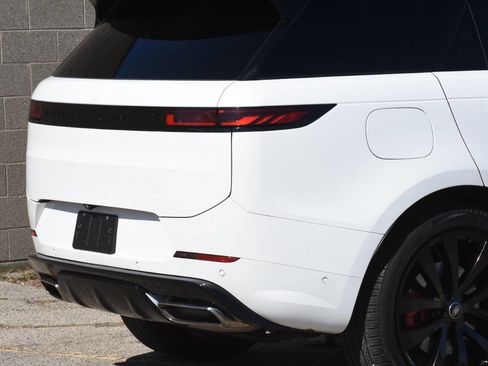 Used 2024 Land Rover Range Rover Sport Autobiography image 17