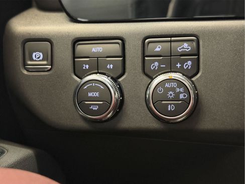 Certified 2025 GMC Sierra 1500 SLT AWD/4WD image 17