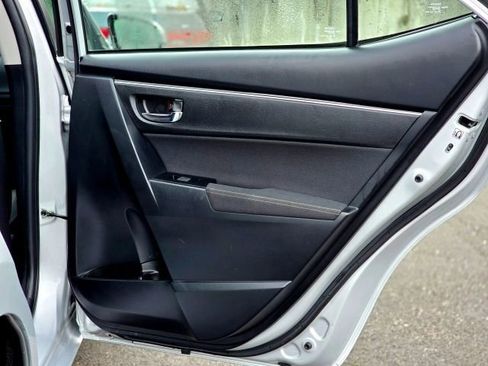 Used 2019 Toyota Corolla LE image 29