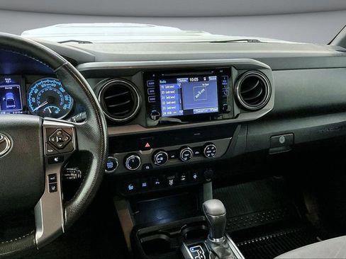Used 2019 Toyota Tacoma TRD Sport w/ Technology Package AWD/4WD image 10
