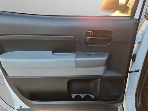 Used 2013 Toyota Tundra Grade w/ Tow Pkg image 17