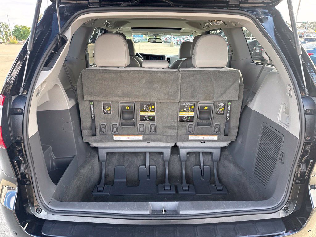 Used 2015 Toyota Sienna XLE w/ XLE Navigation Package AWD/4WD image 19