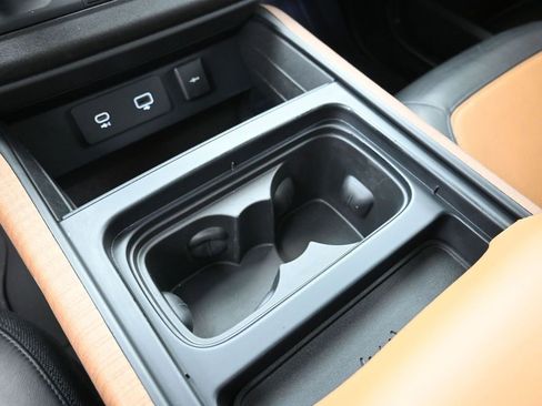 Used 2020 Land Rover Defender 110 X image 33