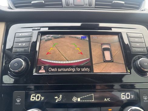 Used 2020 Nissan Rogue SL w/ Premium Package image 48