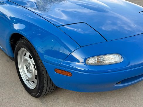 Used 1990 MAZDA MX-5 Miata RWD image 32