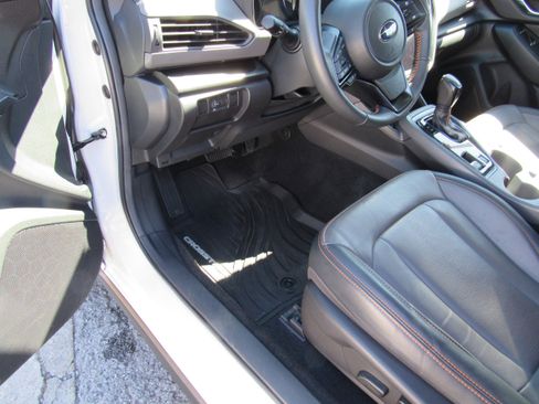 Used 2024 Subaru Crosstrek 2.5i Limited w/ Crosstrek Mirror Package image 11