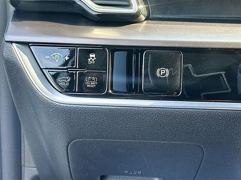 Certified 2025 Kia Sportage EX w/ EX Premium Package AWD/4WD image 10