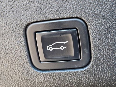 Used 2022 Chevrolet Tahoe LT image 27