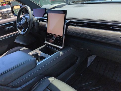 Certified 2025 GMC Sierra EV Denali AWD/4WD image 30
