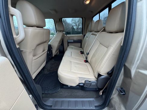 Used 2013 Ford F450 Lariat w/ Lariat Interior Pkg image 17