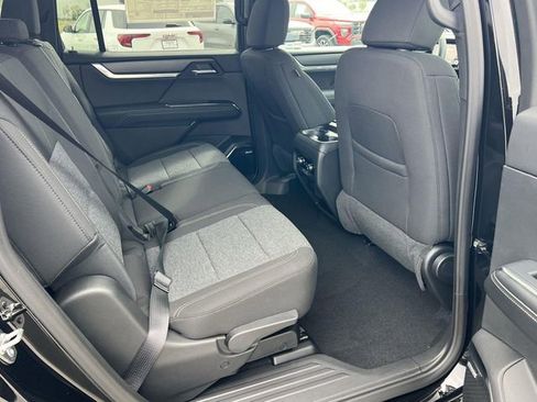 New 2025 GMC Acadia Elevation image 28