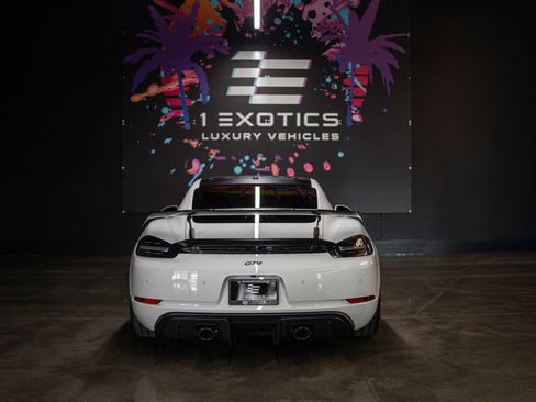 Used 2020 Porsche 718 Cayman GT4 image 5