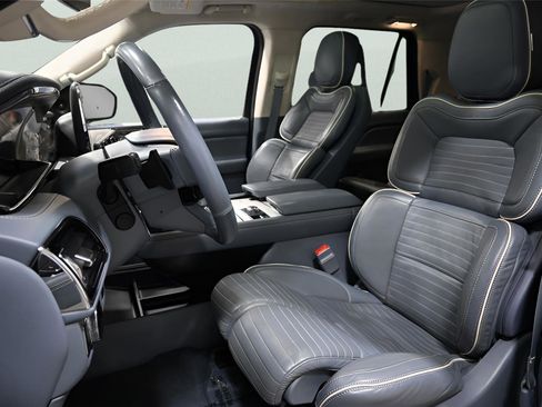 Used 2019 Lincoln Navigator Black Label w/ Cargo Package image 13