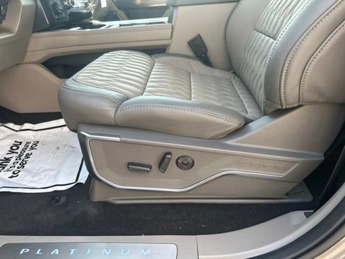 New 2026 Ford F250 Platinum w/ Platinum Plus Package AWD/4WD image 17