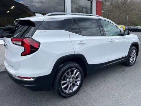 Used 2023 GMC Terrain SLT w/ Tech Package image 5