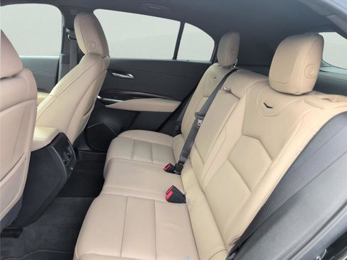 Used 2025 Cadillac XT4 Premium Luxury FWD image 31