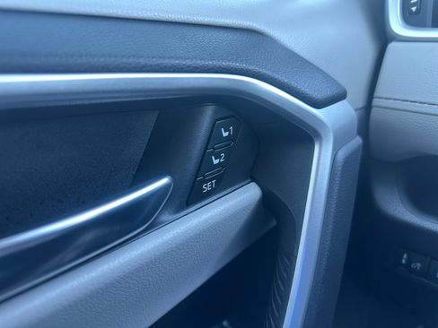 Used 2021 Toyota RAV4 XLE Premium image 17