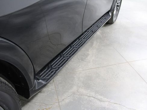 Used 2024 Nissan Armada Platinum w/ Captain's Chairs Package image 12