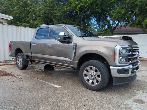 Used 2023 Ford F250 King Ranch w/ Chrome Package AWD/4WD image 2