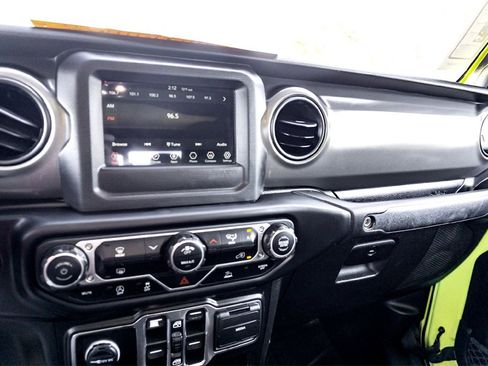 Used 2023 Jeep Gladiator Sport image 23