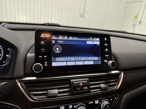 Used 2022 Honda Accord Touring image 13