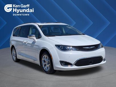 Used 2020 Chrysler Pacifica Limited w/ Advanced Safetytec Group