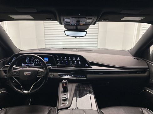 Used 2021 Cadillac Escalade Sport w/ LPO, Illumination Package image 19