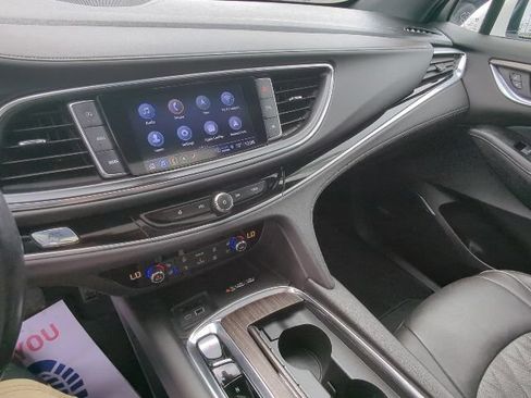 Used 2022 Buick Enclave Avenir w/ Avenir Technology Package AWD/4WD image 18