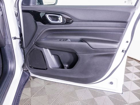 New 2026 Jeep Compass Latitude image 33