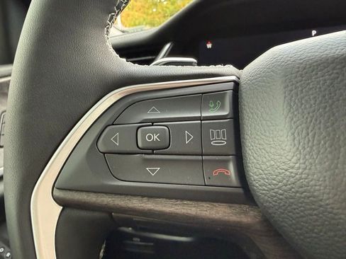 New 2025 Jeep Grand Cherokee Limited w/ Black Appearance Package image 16