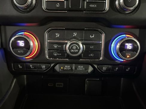 Used 2021 GMC Yukon XL SLT AWD/4WD image 35