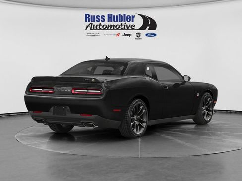 Used 2022 Dodge Challenger R/T Scat Pack RWD image 2