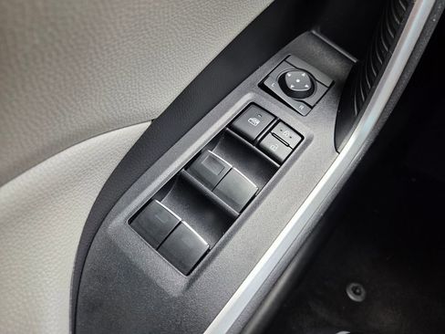 Used 2022 Toyota RAV4 XLE w/ Convenience Package FWD image 21