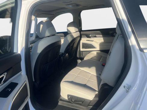 Used 2023 Kia Telluride EX image 10