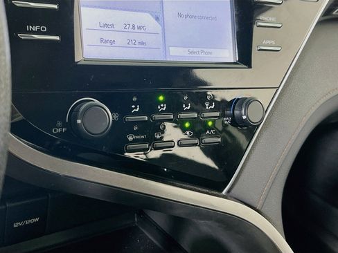 Used 2018 Toyota Camry LE w/ Protection Package (Q2) FWD image 15