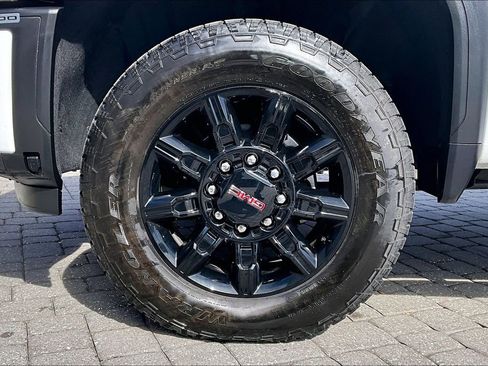 Used 2025 GMC Sierra 2500 AT4 w/ AT4 Premium Plus Package image 33
