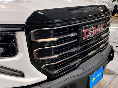 Used 2024 GMC Sierra 1500 AT4X image 33