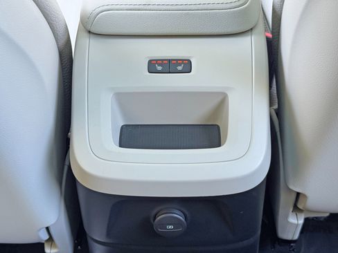 Used 2023 Volvo XC60 T8 Plus w/ Climate Package image 34