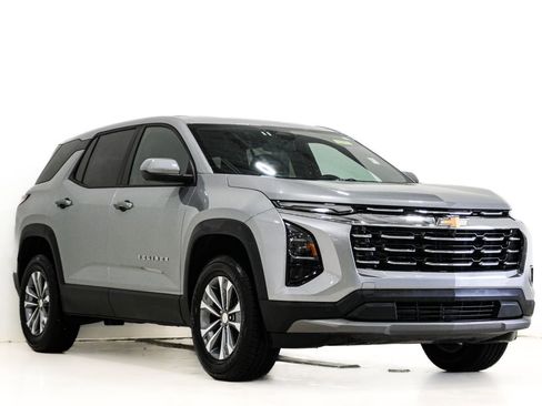 Used 2025 Chevrolet Equinox LT image 1