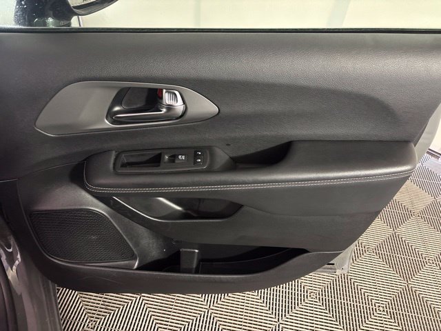 Used 2025 Chrysler Pacifica Select FWD image 22
