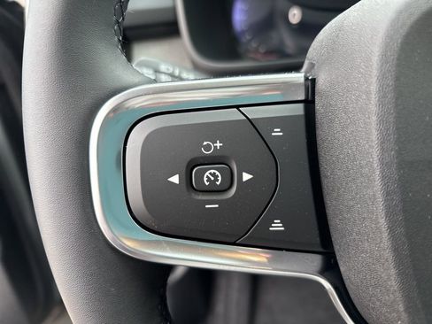 New 2026 Volvo XC40 B5 Core w/ Climate Package AWD/4WD image 24