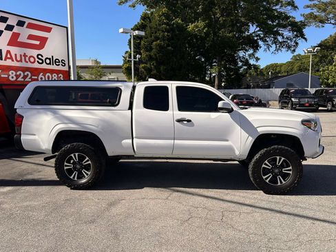 Used 2020 Toyota Tacoma SR RWD image 2
