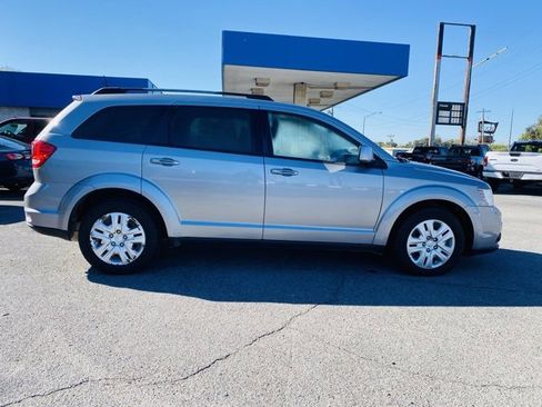 Used 2019 Dodge Journey SE image 8