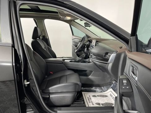 Used 2023 Nissan Rogue SV w/ SV Premium B Package FWD image 41