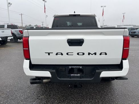 Used 2024 Toyota Tacoma TRD Sport image 6