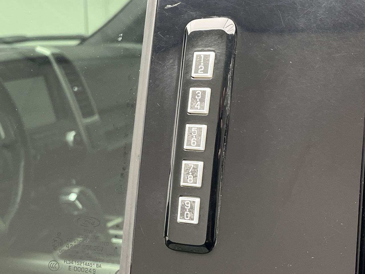 Used 2018 Ford F150 Lariat w/ Equipment Group 502A Luxury AWD/4WD image 9