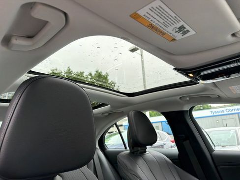 Used 2025 Mercedes-Benz E 350 4MATIC Sedan image 11