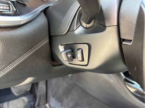 Used 2018 BMW 750i image 23