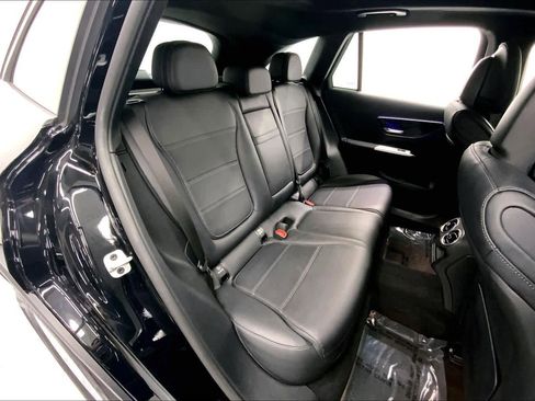 Used 2025 Mercedes-Benz GLC 300 image 13